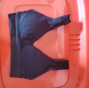 Sports bra small black
